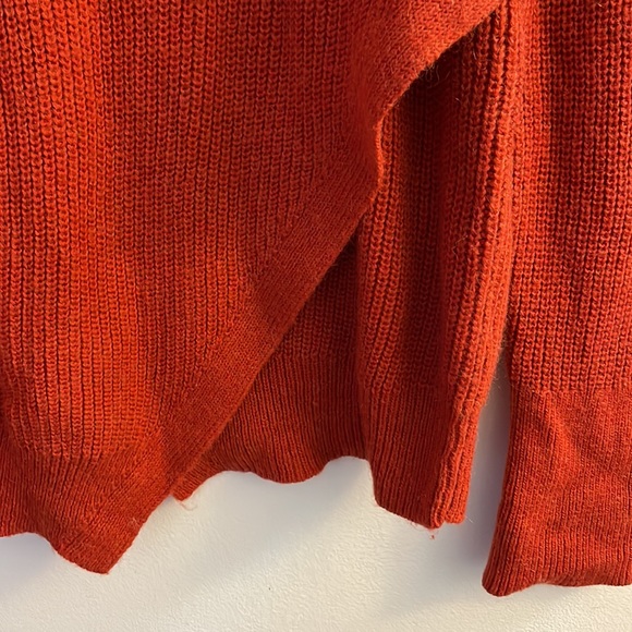 Banana Republic womens Burned Orange Sweater in Size Large - Picture 4 of 6